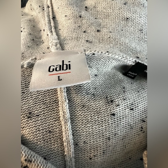 Cabi grey short sleeve hooded shirt - Picture 3 of 4